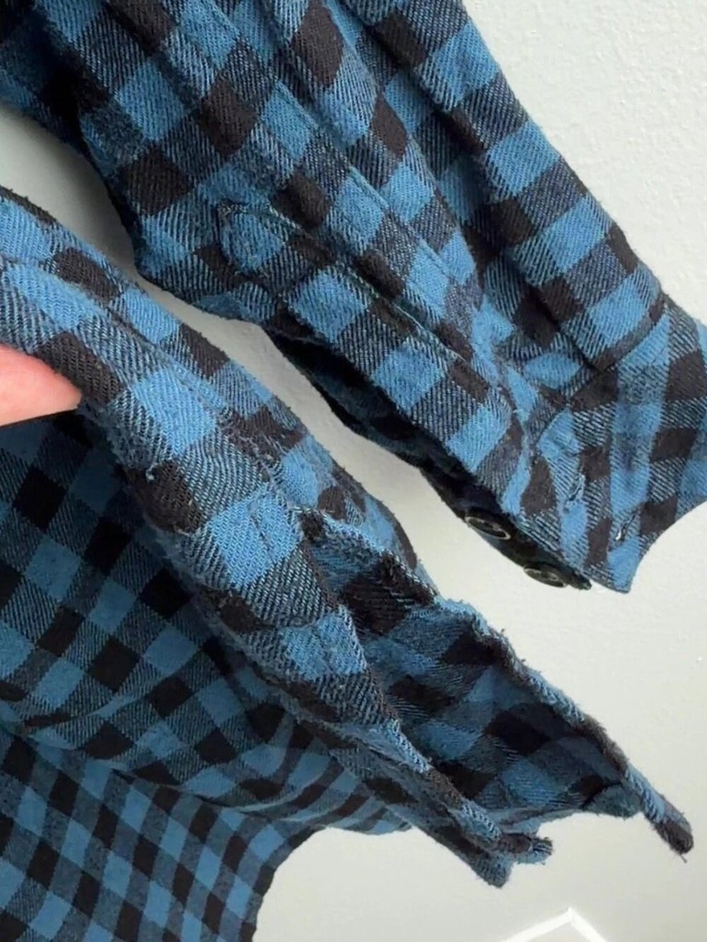 Urban Outfitters Blue Black Buffalo Plaid Flannel Shirt Large Button Up Women’s - Picture 6 of 8